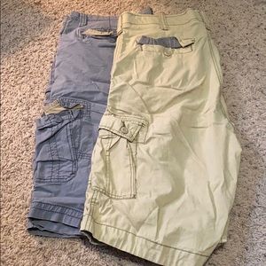 2 pairs of men’s shorts